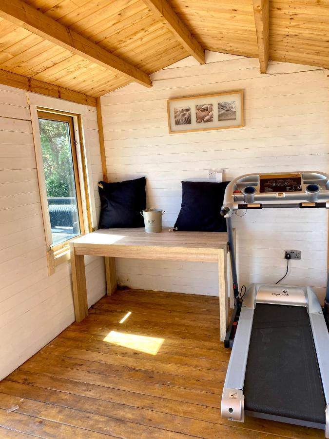 One Of The Best Properties In Lyme! Breathtaking Views Across The Whole Bay. 3 Stories With 2 Tier Veranda Around The Property. Sleeps 6 Lyme Regis Exterior foto